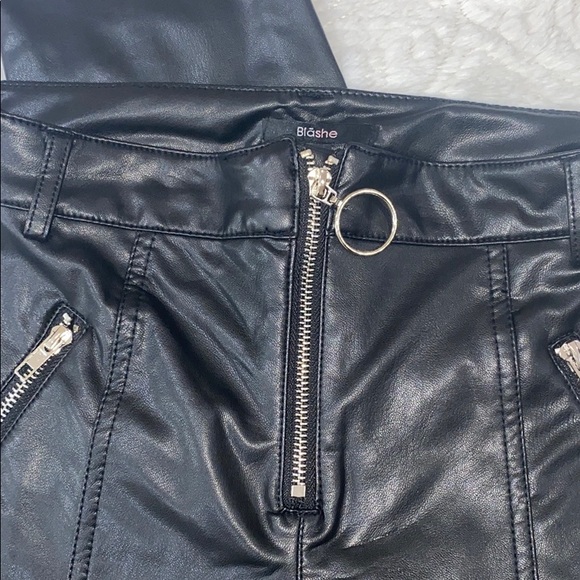 SOLD high Rise Leggings - Picture 6 of 7